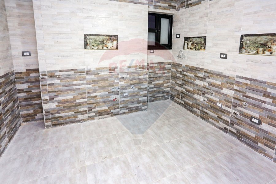 Apartement for sale 174 m Smouha (East Tower Compound - Ryada school st)