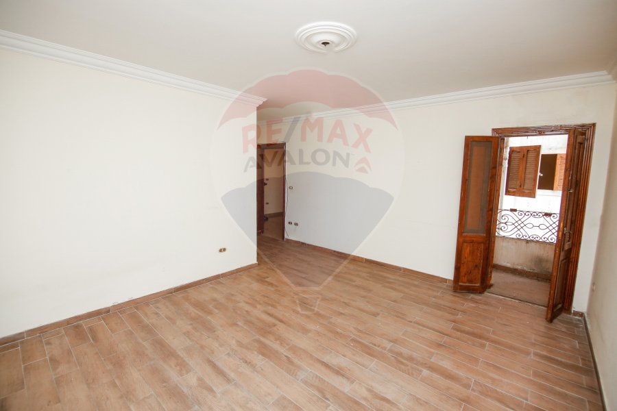 Apartment for sale 192 m Al Shatby (Steps from the sea)