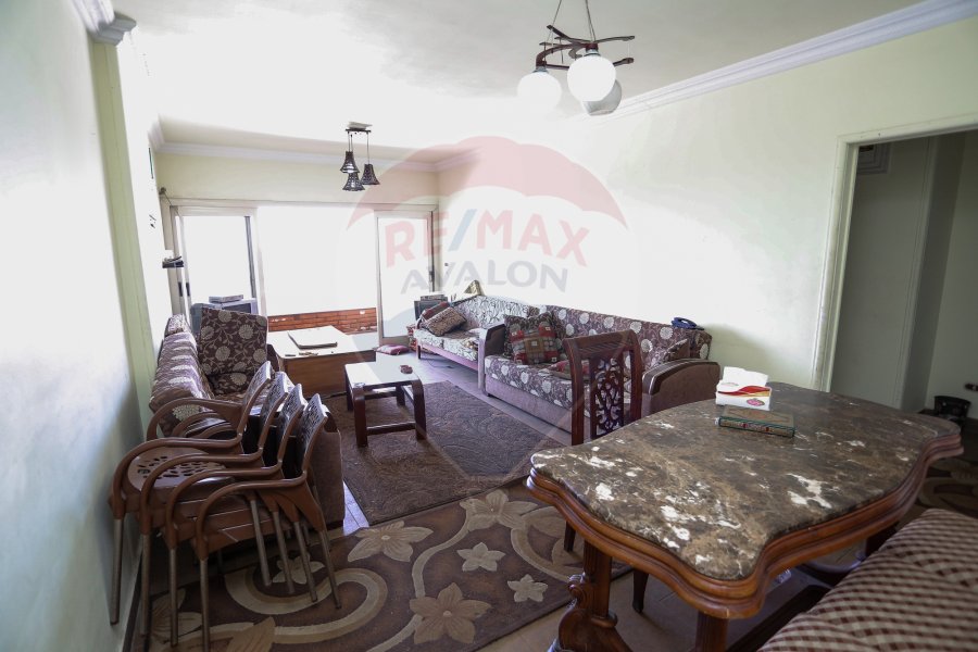 Apartment For Sale 134 m Sidi Gaber ( Directly on the Sea - Top of City square )