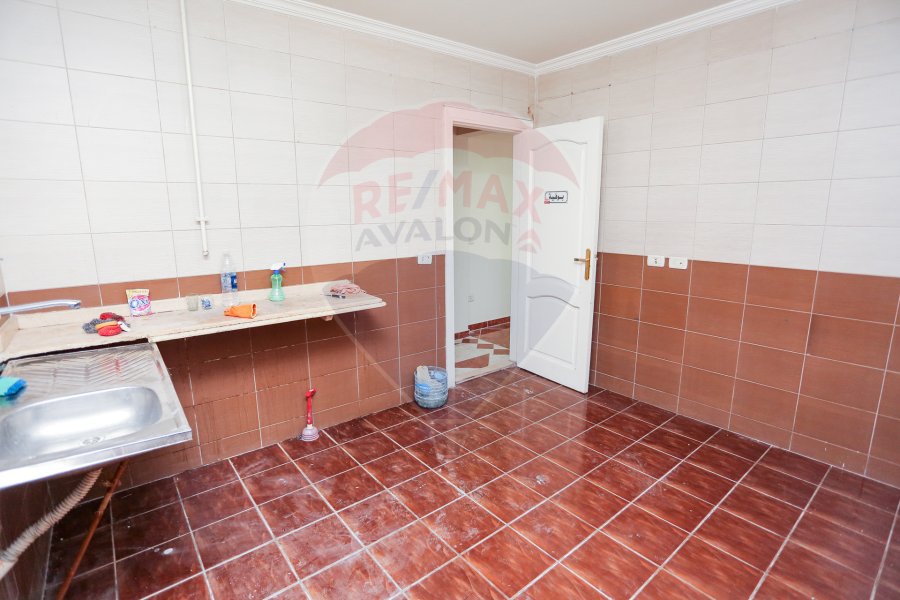 Apartment for sale 265 m Roushdy (directly on the tram - Brand Building)