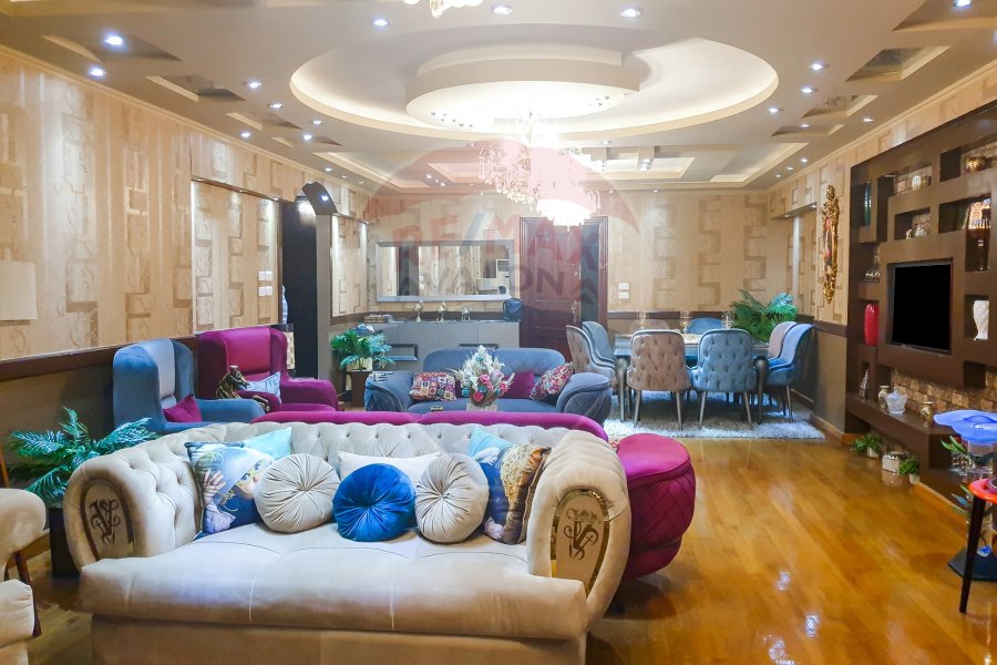 شقة للبيع 200 م لوران (متفرع من ش شعراوي)