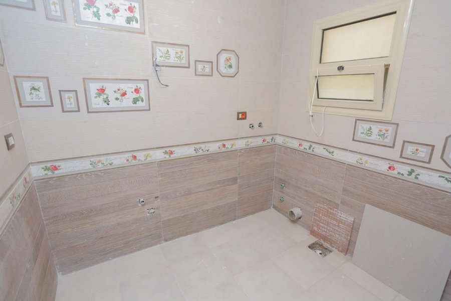 شقة للايجار 231م لوران (ش سيرهنك)