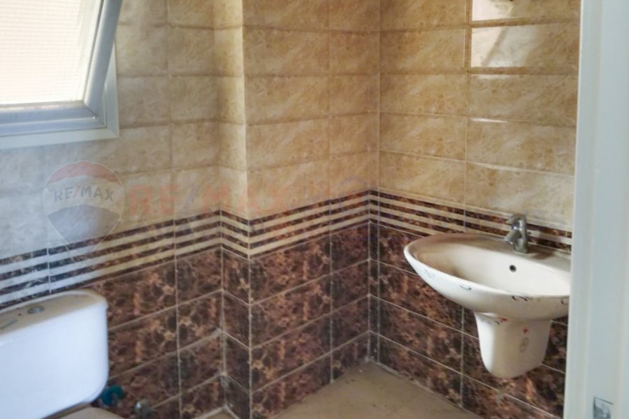 Apartment for rent 255 m Louran (El-Eqbal main st.)