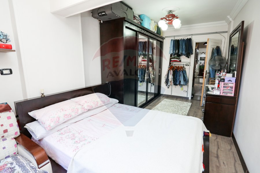 Apartment For Sale 100 m Miami (45 st Steps from the sea)