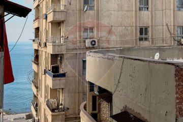 شقة للبيع 100 م كامب شيزار (خطوات من ش بورسعيد )