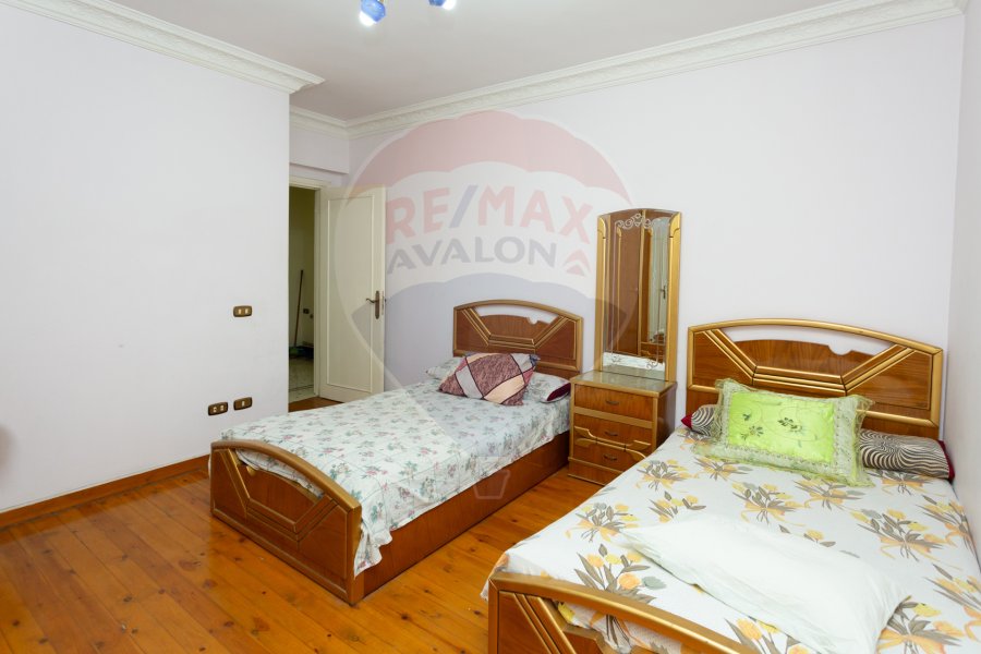 Apartment for sale 184 m Sporting (Steps from Port Said St. and the sea)
