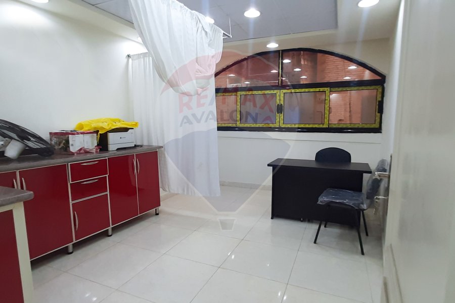 مركز طبي للإيجار 450 م الهانوفيل (طريق اسكندرية مطروح)