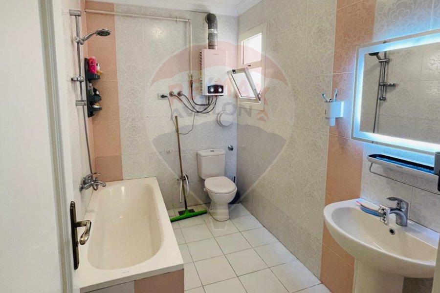 شقة للبيع 200 م سموحة (جراند فيل)