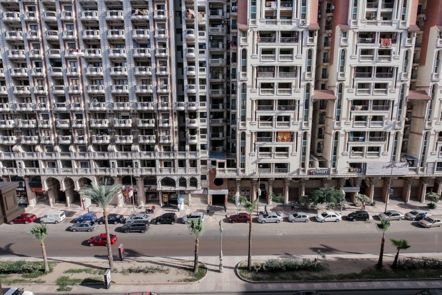 شقة للبيع 255م سموحة (عمارة اللوتس - ش فوزى معاذ الرئيسي)
