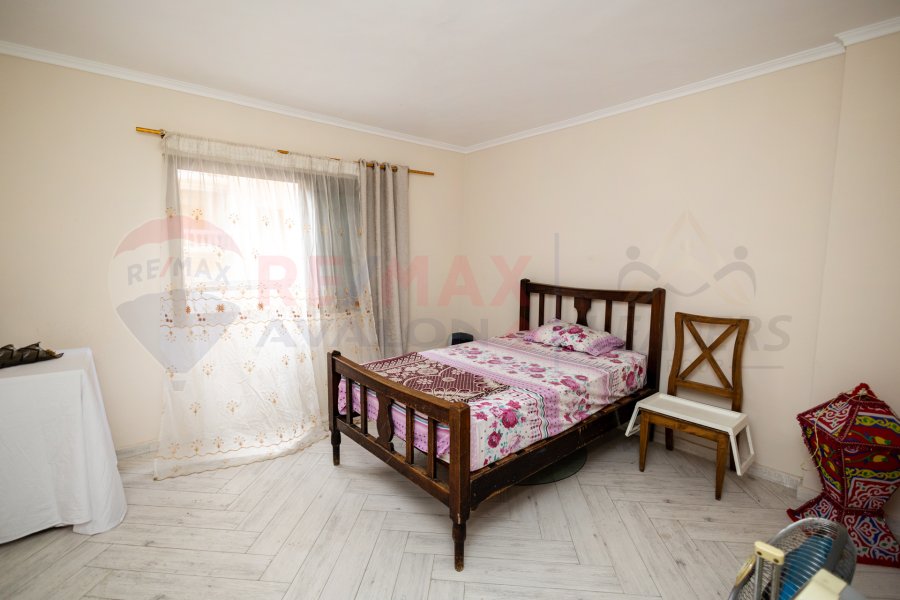Apartment for rent 100 m Sidi Bishr (2nd number from sea)