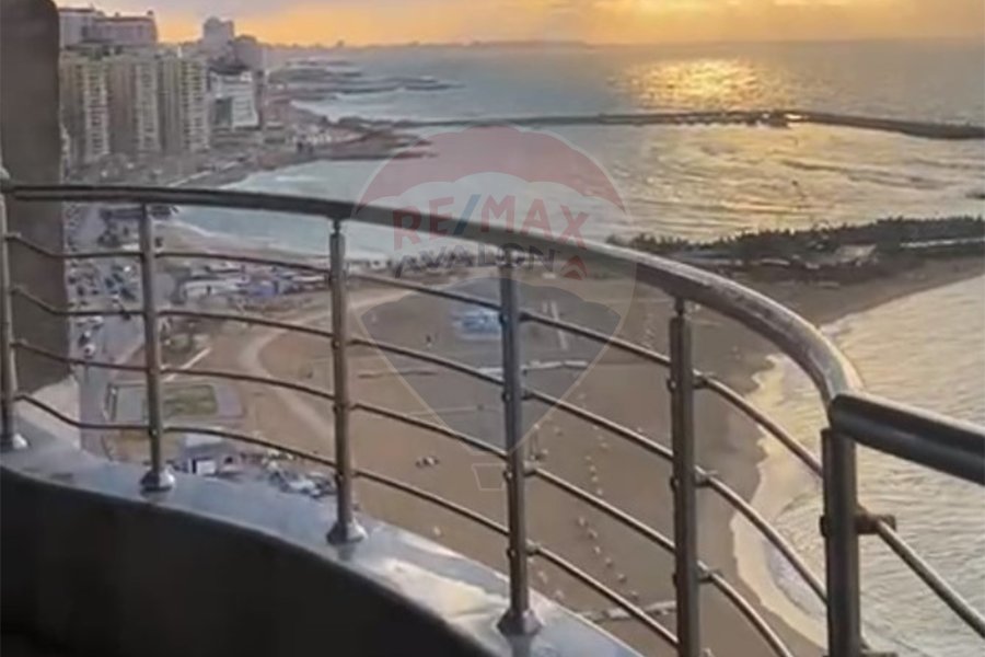 Apartment for sale 440 m Sidi Bishr (Mohamed Naguib main st.)