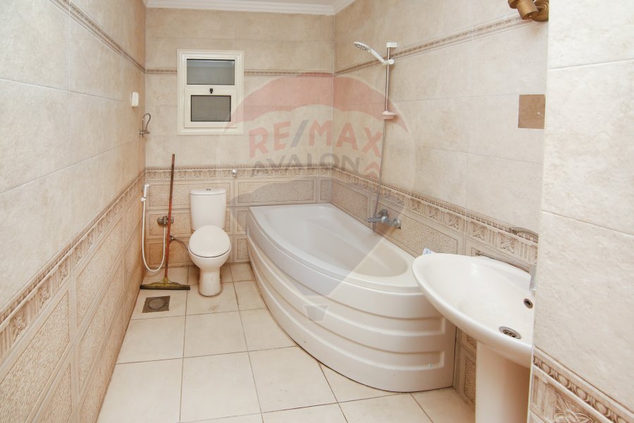 Apartment for sale 192 m Al Shatby (Steps from the sea)
