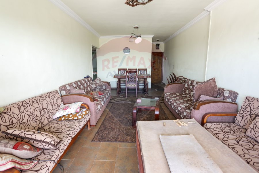 Apartment For Sale 134 m Sidi Gaber ( Directly on the Sea - Top of City square )