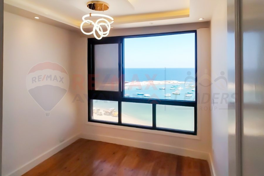 Apartment for rent 90 m in Miami (directly on the sea)