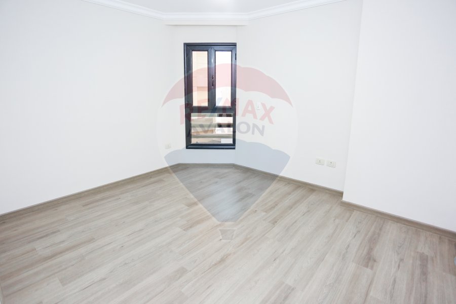 Apartment For Sale 174 m Smouha (East Towers Compound - Ryada St)