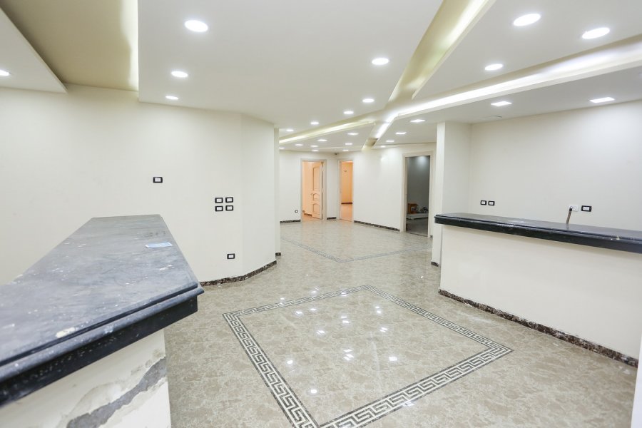 مسطح إداري للإيجار 550م وابور المياه (خطوات من ميدان أحمد الزويل)