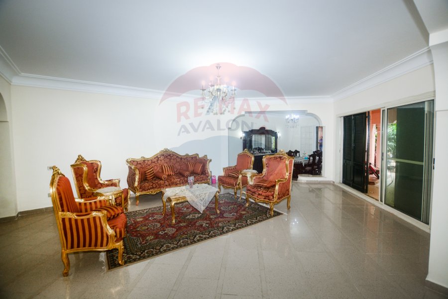 فيلا مسجلة للبيع 950 م البيطاش