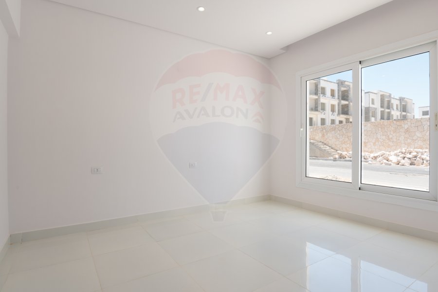 Chalet for sale (Sea view - Ras Elhekma) 120 m