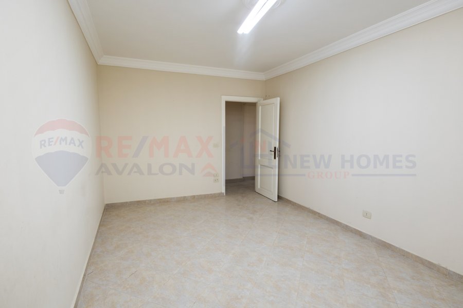 Apartment for sale 200 m Ibrahimiya (steps from Sporting Club)