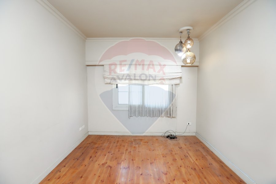 Apartment for sale 240 m Smouha - ( Fawzi Moaz St - steps from Smouha square )