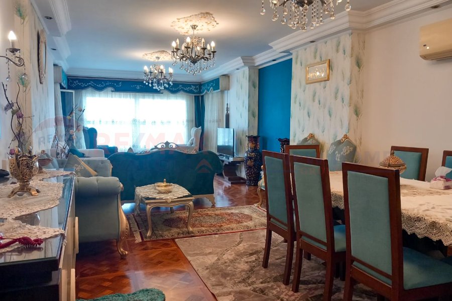 Apartment for sale 160 Bahri (directly on the sea)