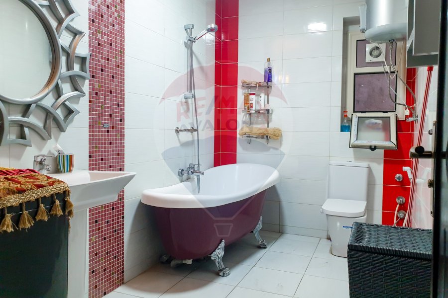 شقة للبيع 200 م لوران (متفرع من ش شعراوي)