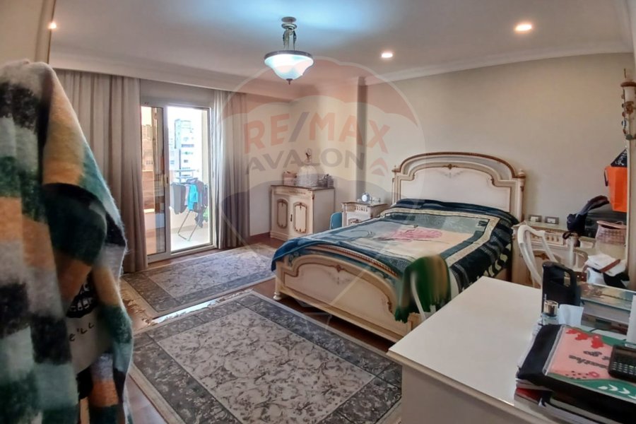 Apartment for sale 341 m El Shlalt (Cleopatra Plaza Towers)