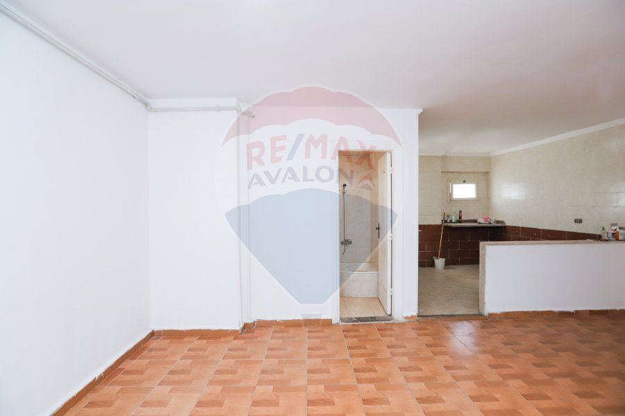 Apartment for sale 150 m Smouha - (steps from Fawzi Moaz Square)