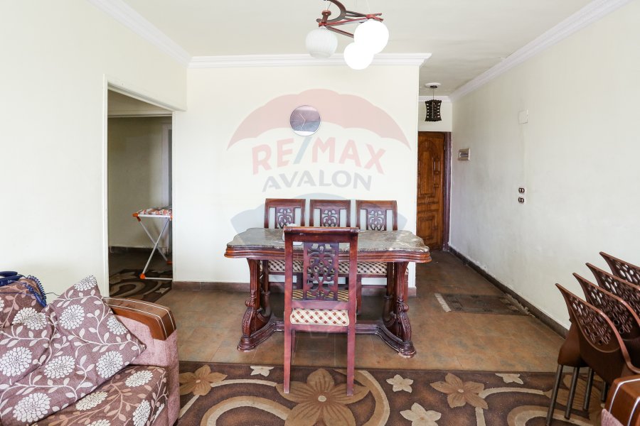 Apartment For Sale 134 m Sidi Gaber ( Directly on the Sea - Top of City square )