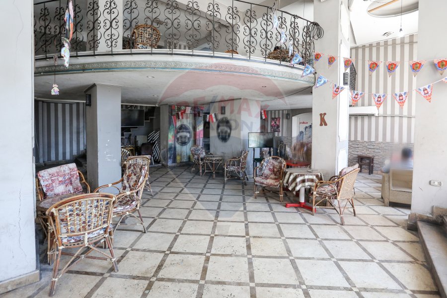 محل مسجل للبيع او الايجار 300 م سيدي بشر (خالد بن الوليد امام فندق رمادا)