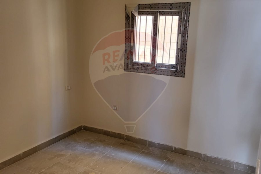 Chalet for sale (Al Gawhara - Ras El-Hekma) 80 m