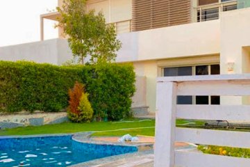 فيلا توين هاوس للبيع (هاسيندا باي - سيدي عبد الرحمن) 500 م