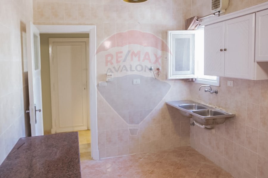 Standalone Chalet for sale (Palm Beach) 550 m