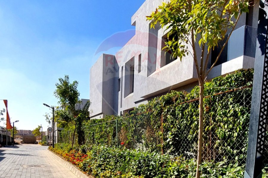 Twin house villa for sale 300 m October (Sun Capital)