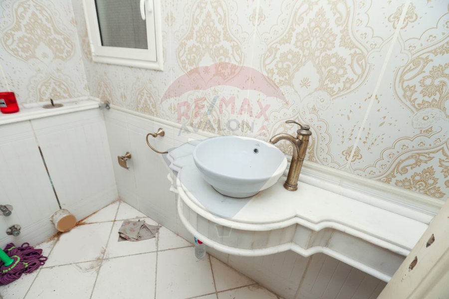 Apartment for sale 240 m Smouha - ( Fawzi Moaz St - steps from Smouha square )