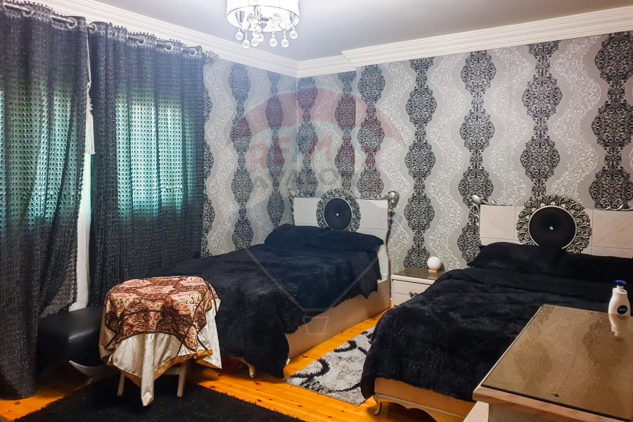 شقة للبيع 200 م لوران (متفرع من ش شعراوي)