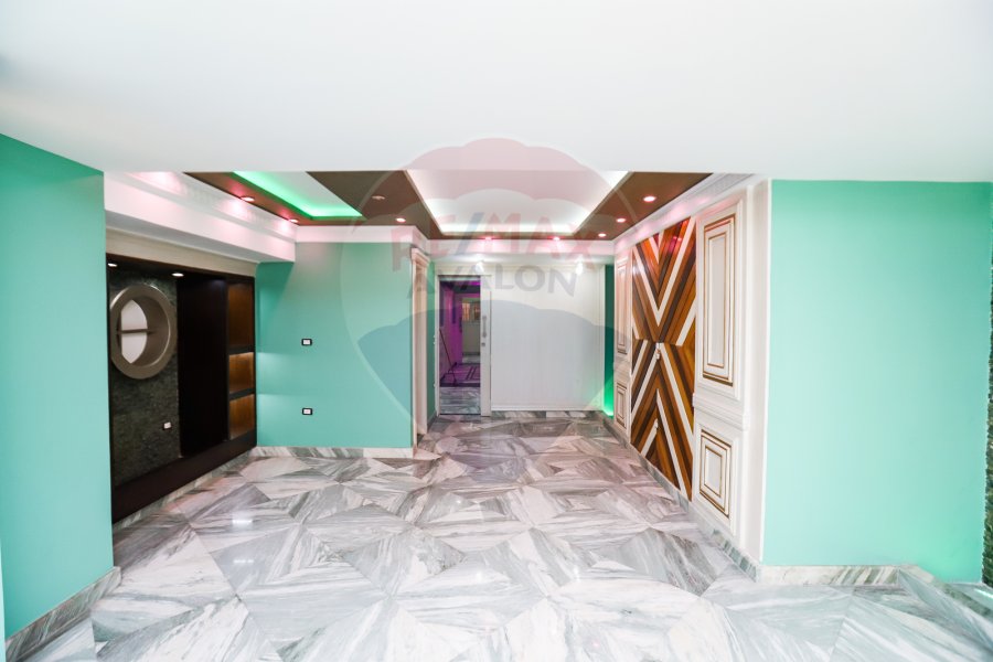 Administrative unite for sale 200 m Ibrahimya (abo qer st)