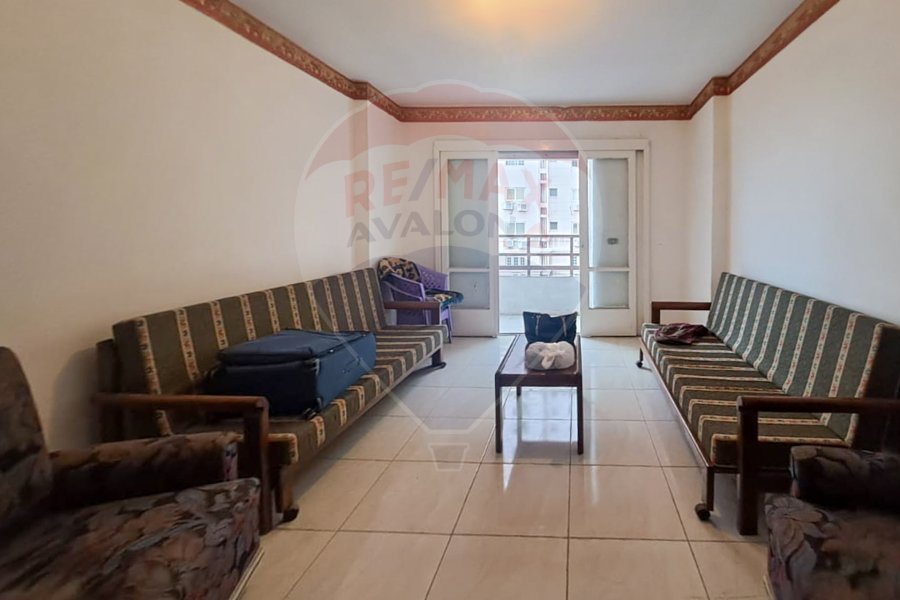 Apartment for sale 100 m Saba Basha (directly on the sea)