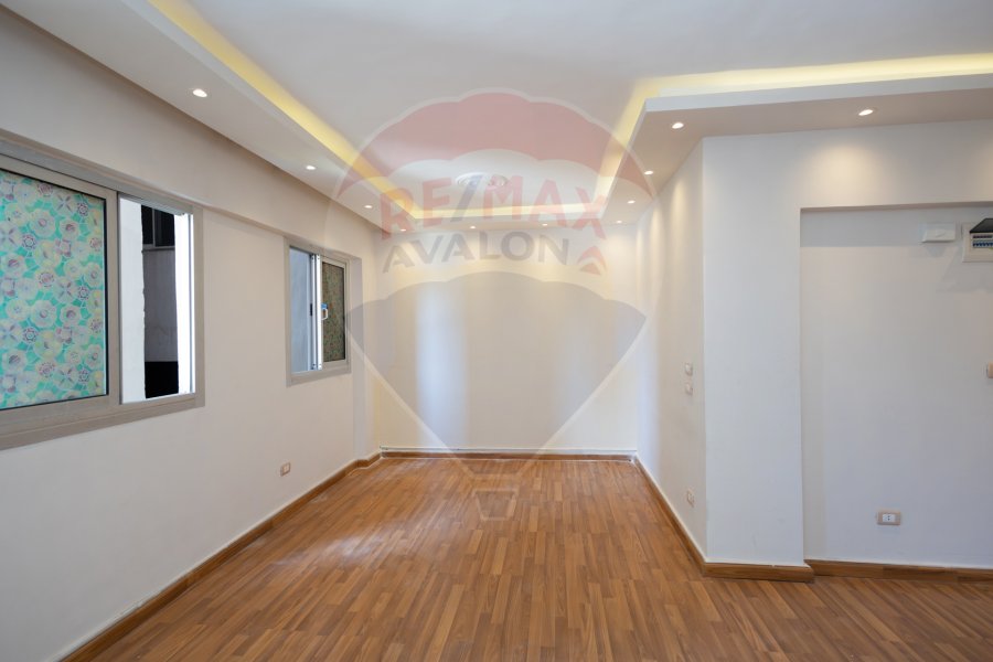 Apartment for sale 125 m Kafr Abdo (Sakina Bint Al Hussein St.)