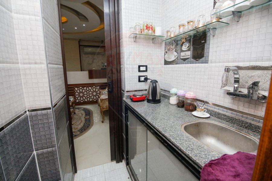 Administrative unit for sale 75 m Raml Station ( El-Sultan Hussien st)
