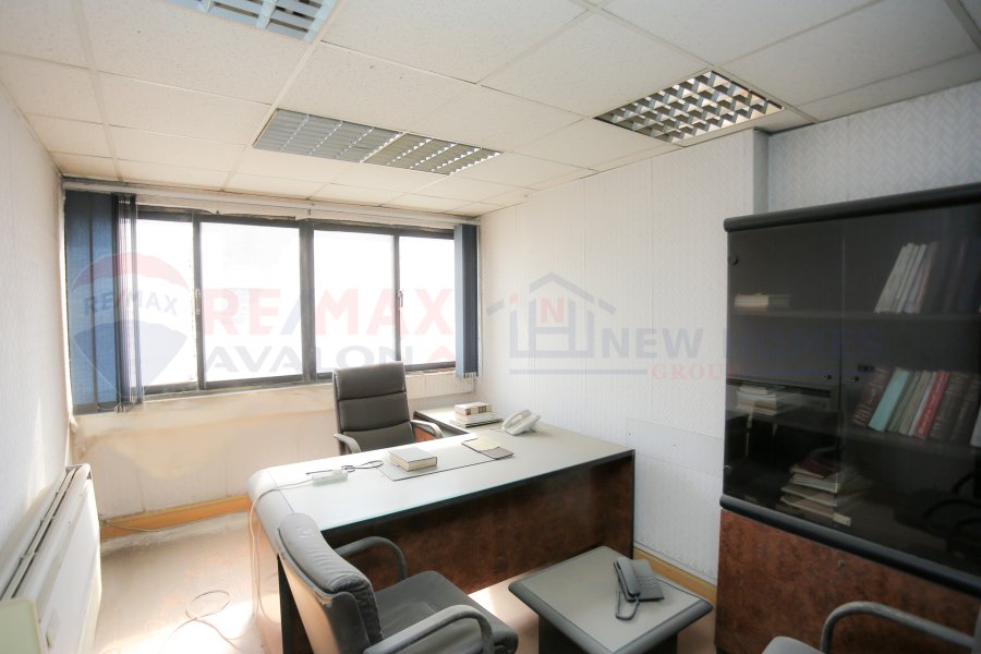 Administrative office for sale 40 m Raml Station (directly on the tram)