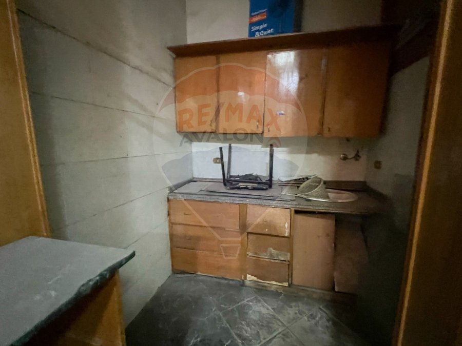 Pharmacy for sale 40 m Zezinia (Next to Yahia Mosque)