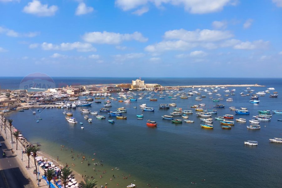 Apartment for sale 160 Bahri (directly on the sea)