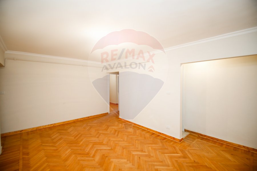 Apartment for sale 310 m net Latin District (Fouad St.- brand building)