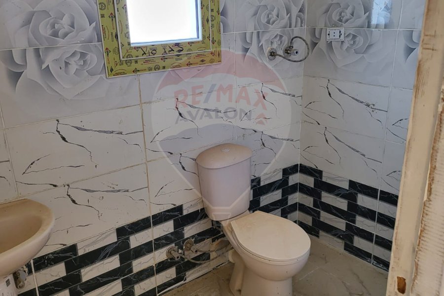Chalet for sale (Al Gawhara - Ras El-Hekma) 80 m