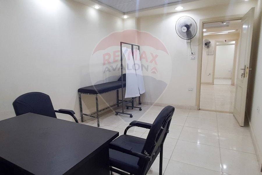 مركز طبي للإيجار 450 م الهانوفيل (طريق اسكندرية مطروح)