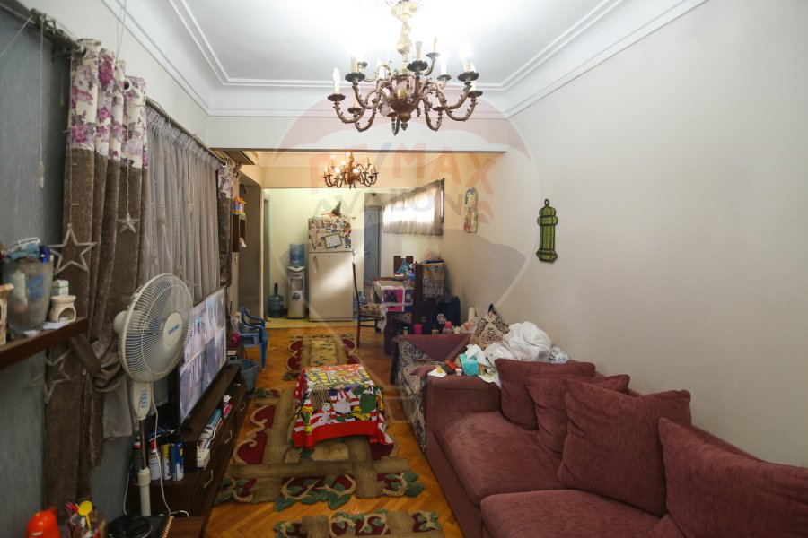 Apartment for sale 300 m Sidi Gaber (steps from the sea)