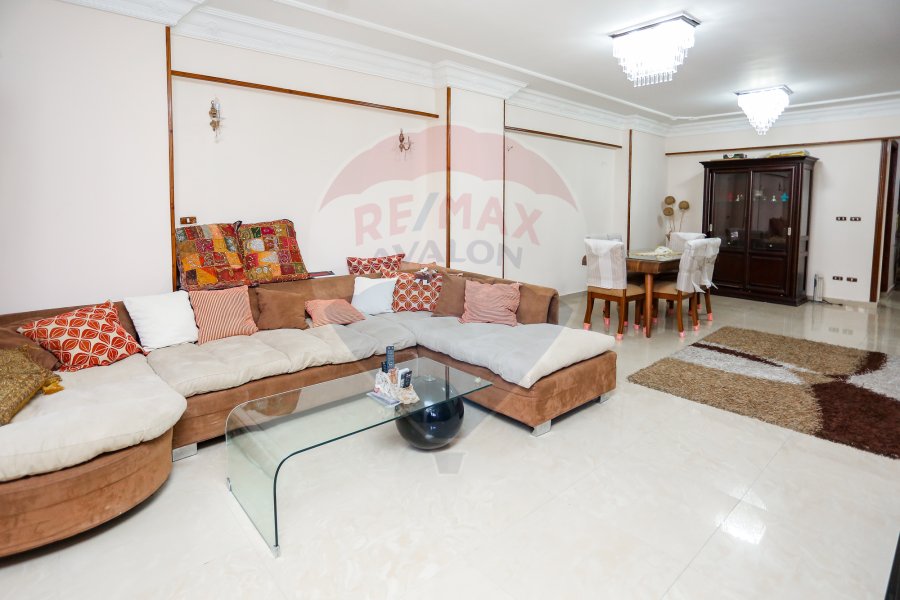 Furnished Apartment for rent 140 m Gleem ( Directly in Abo Qeer St.)