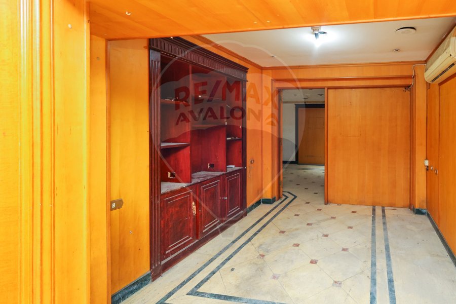 محل للإيجار 520 م محطة الرمل (ش سيزوستريس)