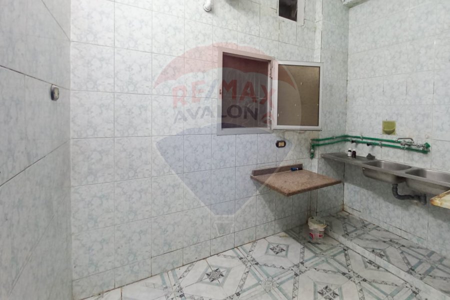 مقر إداري للإيجار 100 م زيزينيا (ثاني نمرة من شارع أبو قير)